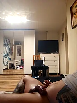 Snapshot of Czarnykonik7111 chatting on April 21, 12:56 am Czarnykonik7111 online show from April 21, 12:56 am