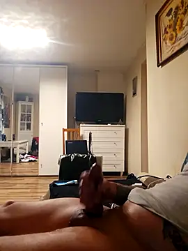Snapshot of Czarnykonik7111 chatting on April 21, 1:53 am Czarnykonik7111 online show from April 21, 1:53 am