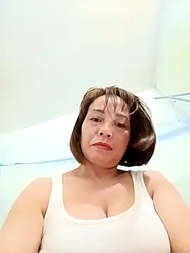Lyly22x online show from May 9, 9:31 pm