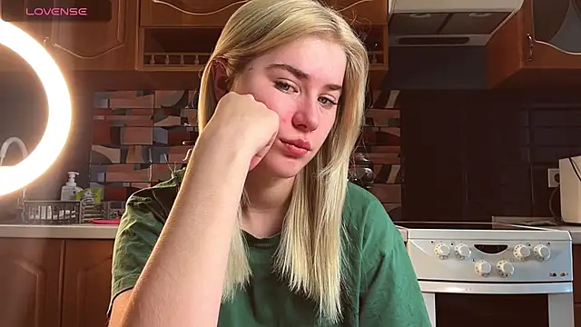 ivygenesis online show from March 29, 3:39 am