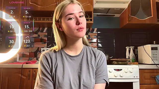 ivygenesis online show from April 12, 6:40 am