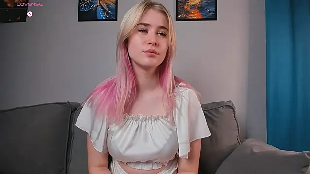 Snapshot of ivygenesis chatting on June 7, 4:49 am ivygenesis online show from June 7, 4:49 am