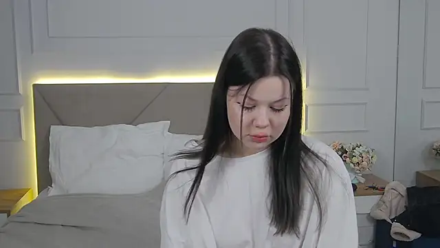 Sophie Rays online show from March 30, 11:11 am