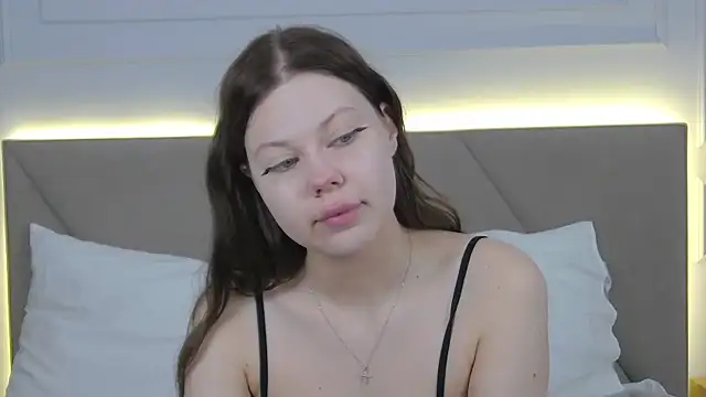 Sophie Rays online show from April 17, 4:04 am