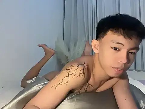 Snapshot of hottasianboy chatting on June 20, 2:09 pm hottasianboy online show from June 20, 2:09 pm