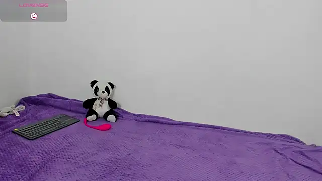 kyliewilso online show from March 29, 12:38 pm