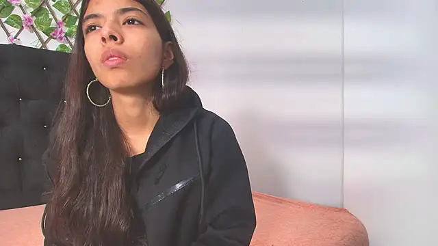 Sweet Scarlett  online show from April 15, 2:02 pm