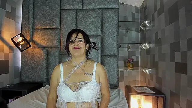 Snapshot of ivannia_Lawrence chatting on March 21, 6:44 pm ivannia Lawrence online show from March 21, 6:44 pm
