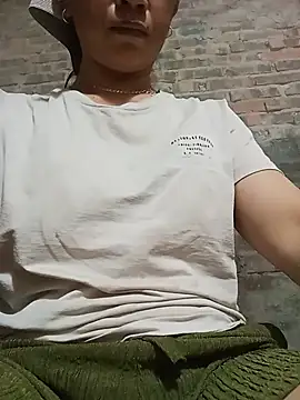 Snapshot of Heli_pusy chatting on July 16, 9:54 pm Heli pusy online show from July 16, 9:54 pm