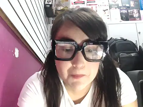 Snapshot of kendysun chatting on May 5, 3:31 pm kendysun online show from May 5, 3:31 pm