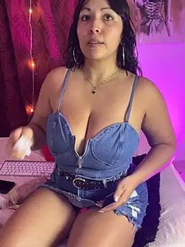Snapshot of karlyprintt chatting on May 15, 2:02 pm karlyprintt online show from May 15, 2:02 pm