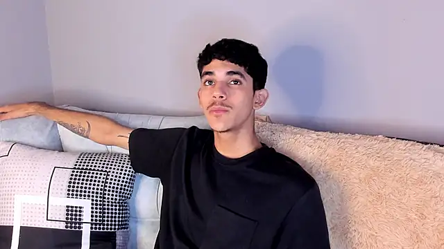 Snapshot of FlinsShadow chatting on March 17, 3:22 am FlinsShadow online show from March 17, 3:22 am