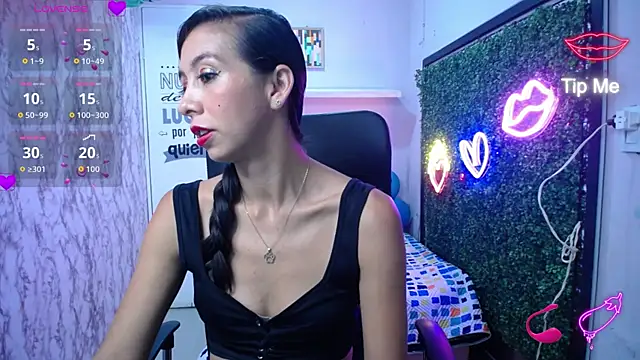 Snapshot of sandra_petite19 chatting on July 7, 3:20 am sandra petite19 online show from July 7, 3:20 am