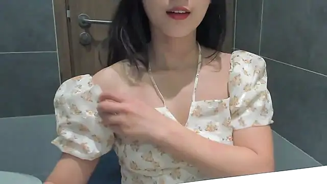 Snapshot of BabaeLust chatting on September 30, 7:24 am BabaeLust online show from September 30, 7:24 am