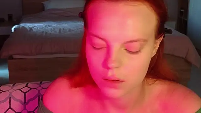 mollybossy online show from March 17, 12:15 am