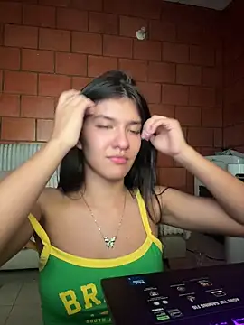 Snapshot of xayah_cute chatting on April 11, 7:45 am xayah cute online show from April 11, 7:45 am
