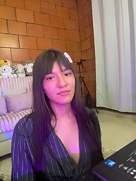 Snapshot of xayah_cute chatting on May 16, 4:20 am xayah cute online show from May 16, 4:20 am