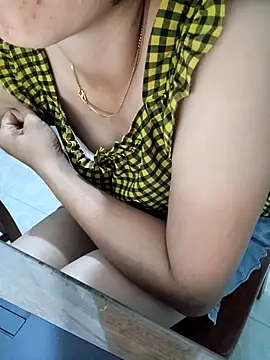 Sunny-yy online show from May 4, 1:51 pm