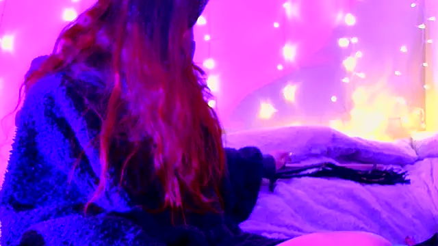 MilkyKittyMilf online show from March 13, 6:58 pm