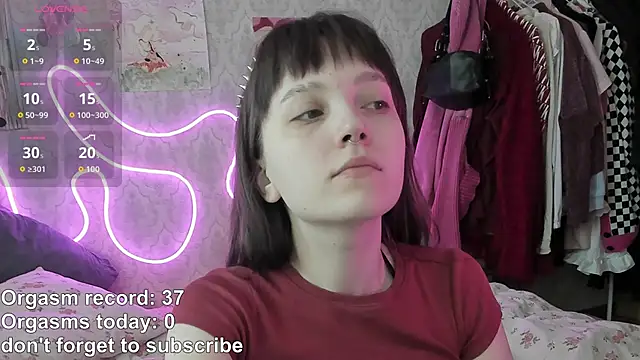 RileyNymph online show from April 30, 4:08 am