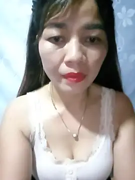 Snapshot of Yiyi102300 chatting on July 2, 5:35 am Yiyi102300 online show from July 2, 5:35 am