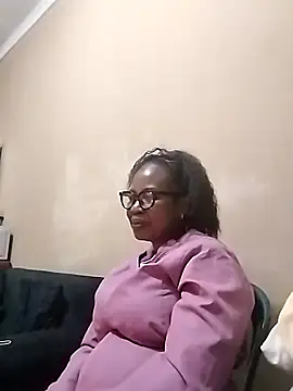 Snapshot of Prettylicou chatting on May 23, 11:31 pm Prettylicou online show from May 23, 11:31 pm
