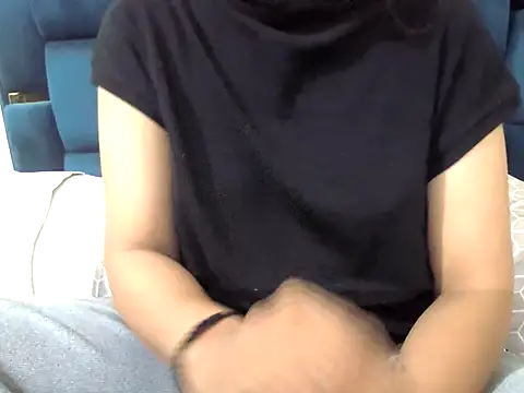 Aradya  online show from April 13, 10:15 pm