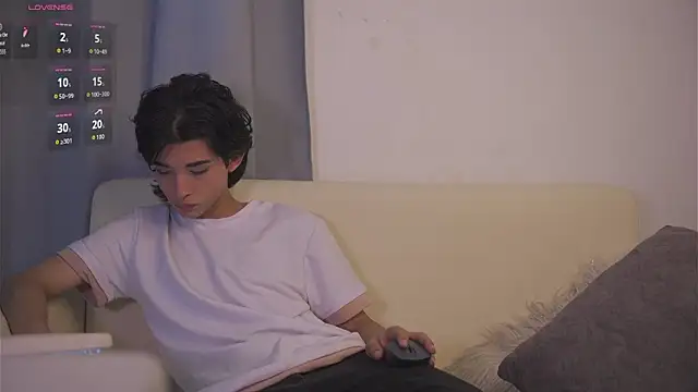 angel yuhogg online show from March 14, 5:13 am