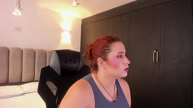 Snapshot of JeanneWilliams chatting on June 6, 1:27 pm JeanneWilliams online show from June 6, 1:27 pm