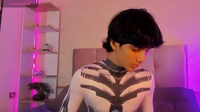 Cheys Mast online show from April 12, 6:02 pm