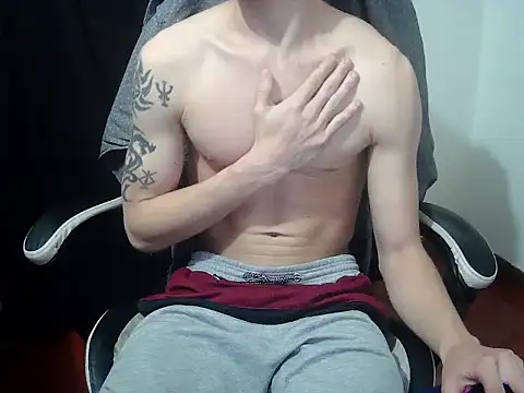 crixus11111 online show from March 18, 5:10 am