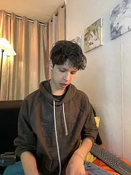 Snapshot of Ethan_qop chatting on May 16, 11:09 am Ethan qop online show from May 16, 11:09 am