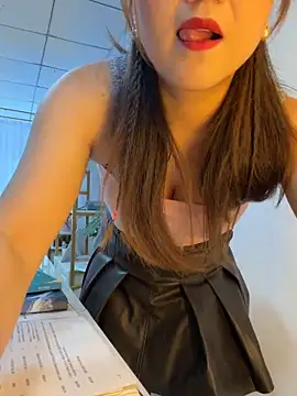 Snapshot of Xiaoxiao-y chatting on June 17, 7:00 am Xiaoxiao-y online show from June 17, 7:00 am