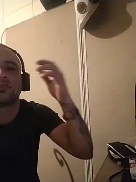 Snapshot of Relk130p chatting on March 15, 8:53 am Relk130p online show from March 15, 8:53 am