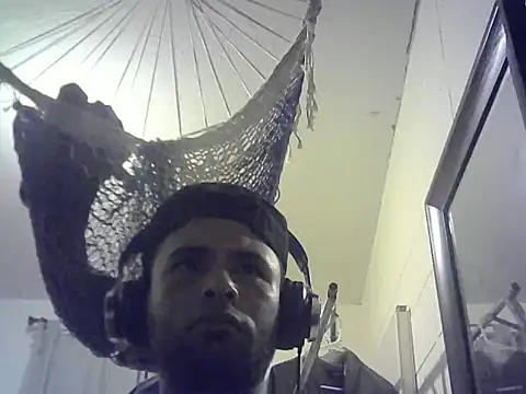 Snapshot of Relk130p chatting on July 5, 6:09 am Relk130p online show from July 5, 6:09 am