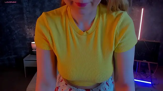Snapshot of Shiny_Liss chatting on May 31, 1:36 am Shiny Liss online show from May 31, 1:36 am