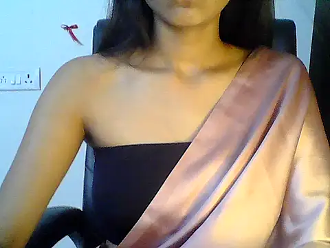 Snapshot of Hot_Deepansi02 chatting on July 25, 3:20 pm Hot Deepansi02 online show from July 25, 3:20 pm