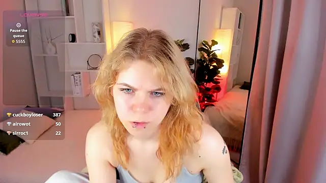 ElizabethVane online show from May 5, 6:16 pm