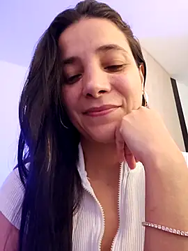 Snapshot of miaeyex chatting on April 22, 12:07 pm miaeyex online show from April 22, 12:07 pm