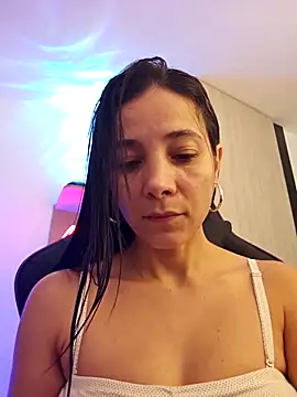 Snapshot of miaeyex chatting on May 8, 12:10 pm miaeyex online show from May 8, 12:10 pm
