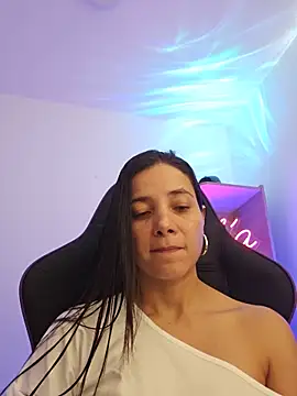 Snapshot of miaeyex chatting on May 20, 1:17 pm miaeyex online show from May 20, 1:17 pm