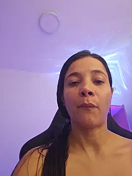 Snapshot of miaeyex chatting on May 23, 12:09 pm miaeyex online show from May 23, 12:09 pm