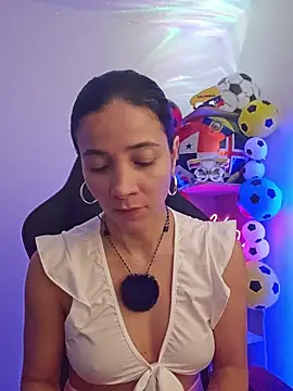 Snapshot of miaeyex chatting on June 24, 12:04 pm miaeyex online show from June 24, 12:04 pm