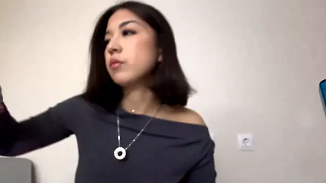 Snapshot of ValentCore chatting on March 14, 6:57 pm ValentCore online show from March 14, 6:57 pm