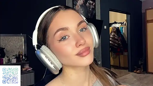 Veluxe online show from March 19, 3:38 pm