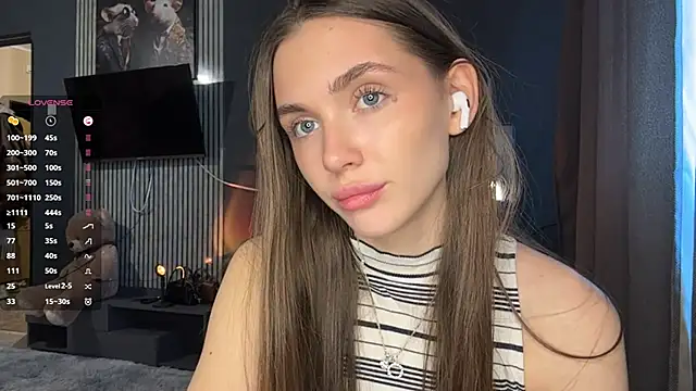 Veluxe online show from April 21, 3:07 pm