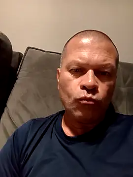 Snapshot of kiwi-strip chatting on March 14, 10:26 pm kiwi-strip online show from March 14, 10:26 pm