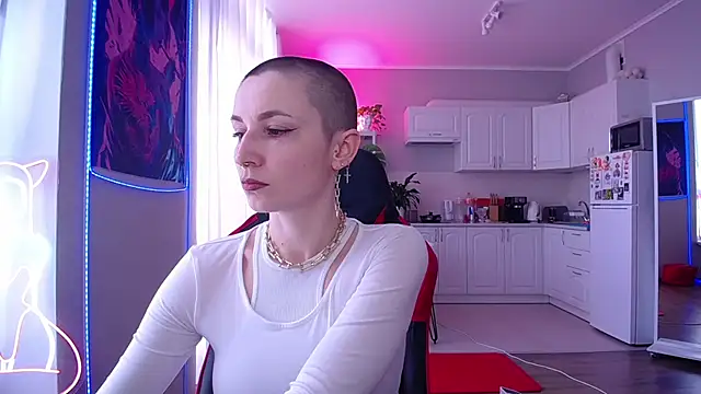 Hope Foxter online show from April 29, 2:10 pm