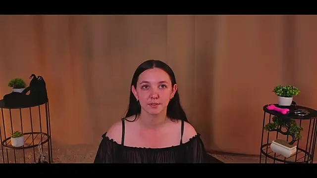 Snapshot of CindyBkitty chatting on June 6, 4:33 pm CindyBkitty online show from June 6, 4:33 pm