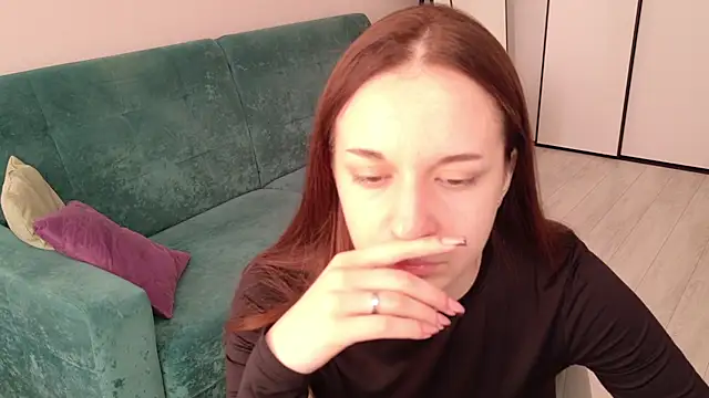 Snapshot of Ola_Queen chatting on June 5, 5:03 am Ola Queen online show from June 5, 5:03 am